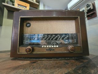 Radio Antigua Madera Tocadiscos