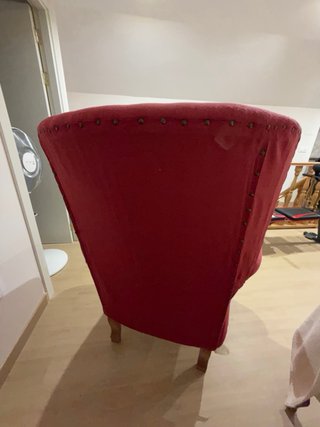 Butaca orejera clásica roja