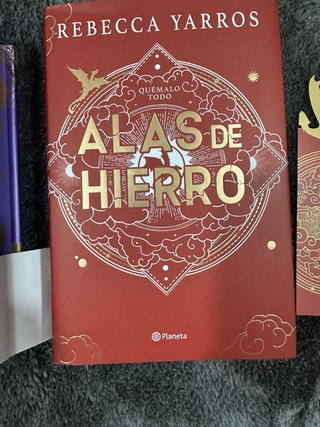 Alas de sangre y Alas de hierro