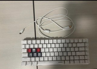Tastiera meccanica Aukey modificata