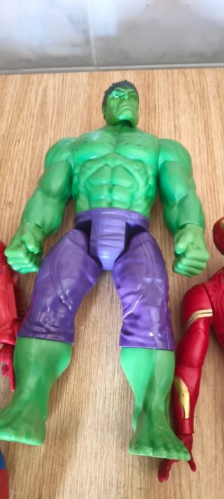 Muñecos Marvel Capitán América, Hulk, Iron Man, Sp