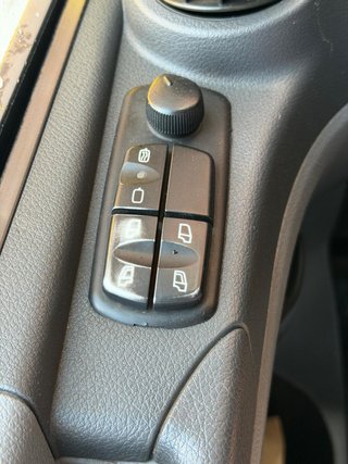Camión rígido Mercedes  Atego 1018 2010