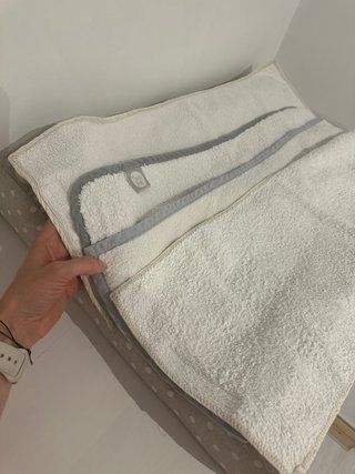 Cambiador bebé lunares beige