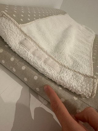 Cambiador bebé lunares beige