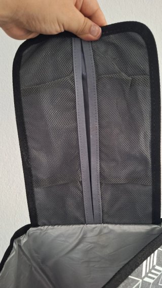 Cambiador portátil para bebé con estampado gris