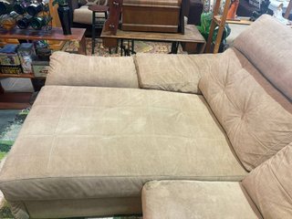 SOFÁ CON CHAISE LONGE