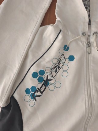 Chaqueta Reebok Blanca.