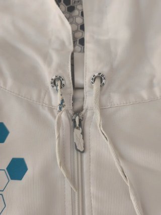 Chaqueta Reebok Blanca.
