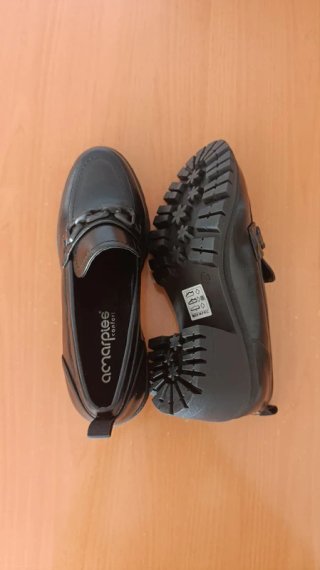 Mocasines negros tacón suela track