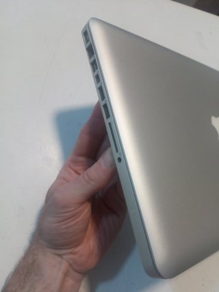 MacBook Pro 13 Core i5 4GB RAM 320GB HDD