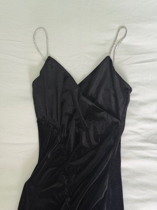 Vestido negro tirantes brillantes