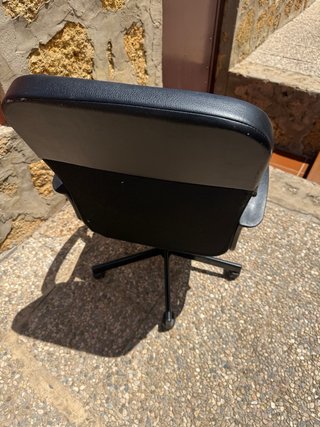 Silla de oficina negra