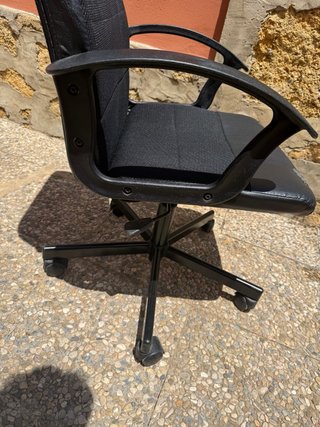Silla de oficina negra