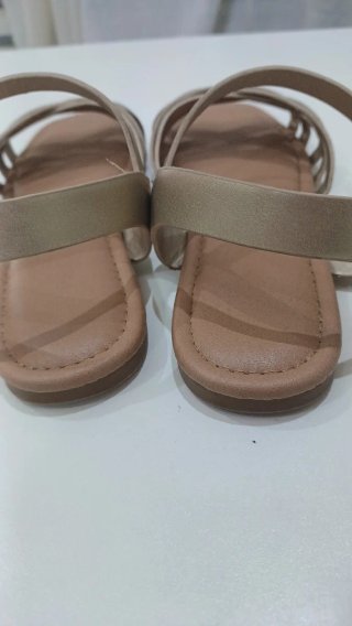 Sandalias doradas niña Talla 36
