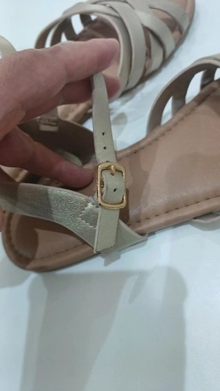 Sandalias doradas niña Talla 36