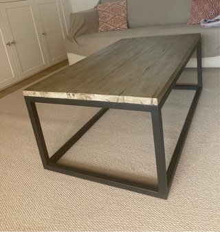 Mesa Centro Teca y Hierro. Marca Becara