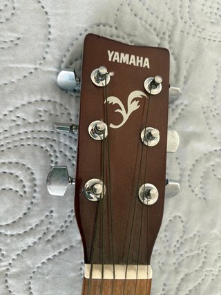 Guitarra Yamaha F310 Marrón