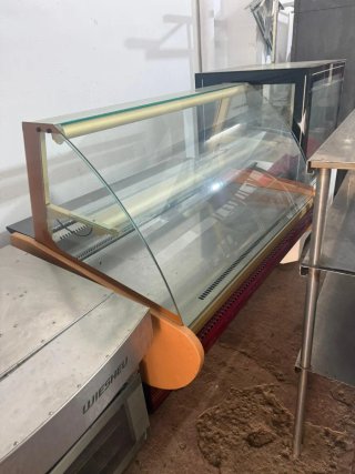 Expositor refrigerado curvo