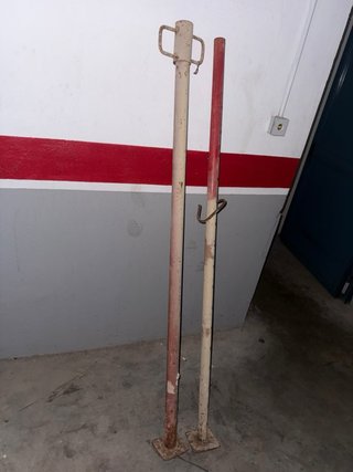 Puntales de obra metálicos
