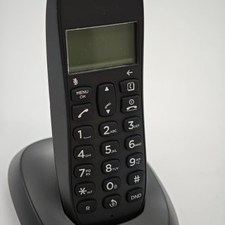 TELEFONO INALAMBRICO MOTORLA C1001CB CON BATERIAS Y CARGADOR A ESTRENAR