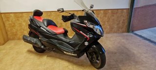 Suzuki Burgman 400 Negra
