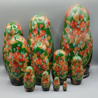 Muñeca Matrioska Rusa Pintadas a Mano con paisaje