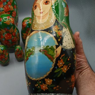 Muñeca Matrioska Rusa Pintadas a Mano con paisaje