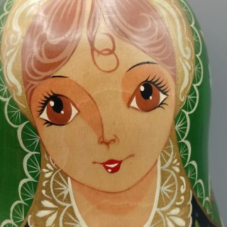 Muñeca Matrioska Rusa Pintadas a Mano con paisaje