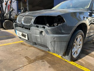 Paragolpes Delantero BMW X3 E83 2006 y refuerzo