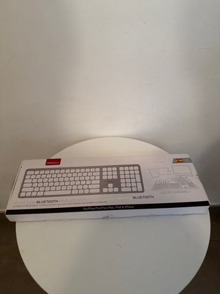 Teclado Bluetooth Macally Ultra Slim Gris/Blanco