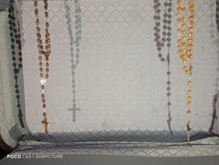 2 Rosarios: Vaticano Plata y Otro de metal