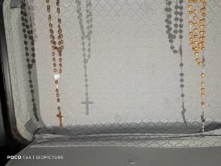 2 Rosarios: Vaticano Plata y Otro de metal
