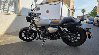 Keeway K-Light 125 - Moto Cruiser Negra/Plateada
