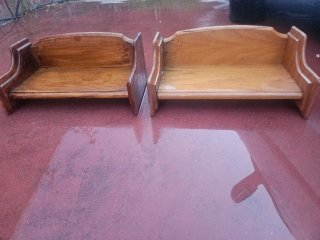 Estantería de madera rústica
