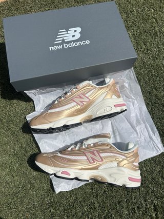 New Balance Oro y Rosa Talla 42