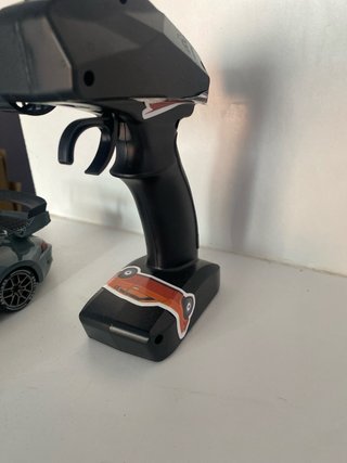 Coche teledirigido de drift viene con mando