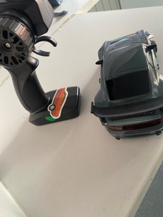 Coche teledirigido de drift viene con mando