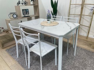 Mesa comedor y 4 sillas efecto mármol - Nuevo
