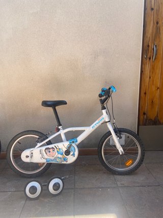 Bicicleta infantil Btwin con ruedines
