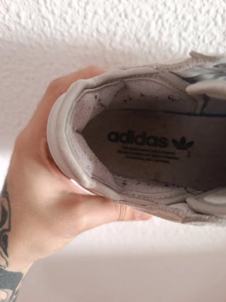 Zapatillas Adidas Beige y Gris