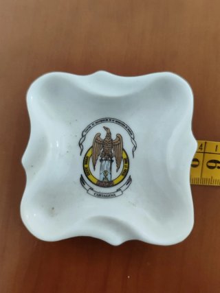 Conjunto de ceniceros Porcelana Escudo Militar