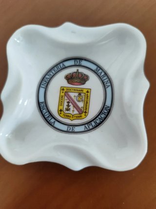 Conjunto de ceniceros Porcelana Escudo Militar