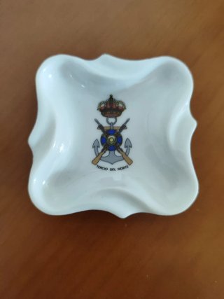 Conjunto de ceniceros Porcelana Escudo Militar
