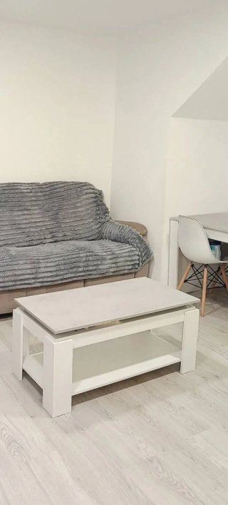 Conjunto mesa y 4 Sillas Comedor,y mesa de centro