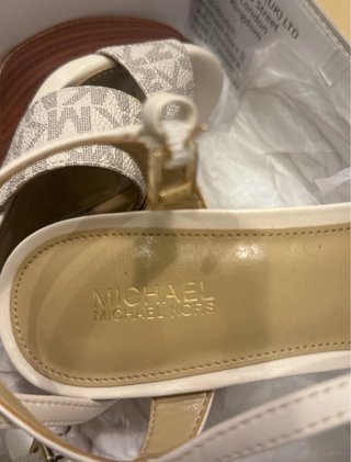 Sandalias Michael Kors beige y marron talla 34-35