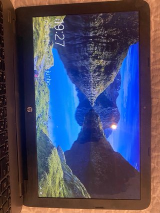 Portátil HP 15-ay001np i3 / 4GB RAM / 1TB