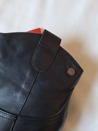 Botines Xti negros tacón