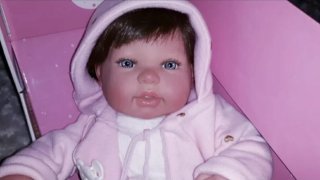 Muñeca Reborn Arias sacada del embalaje solo