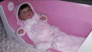Muñeca Reborn Arias sacada del embalaje solo