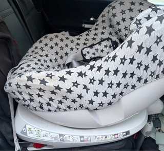 Sillita de coche Britax Romer, incluye funda